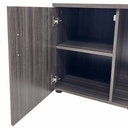 Credenza con puertas y rodines