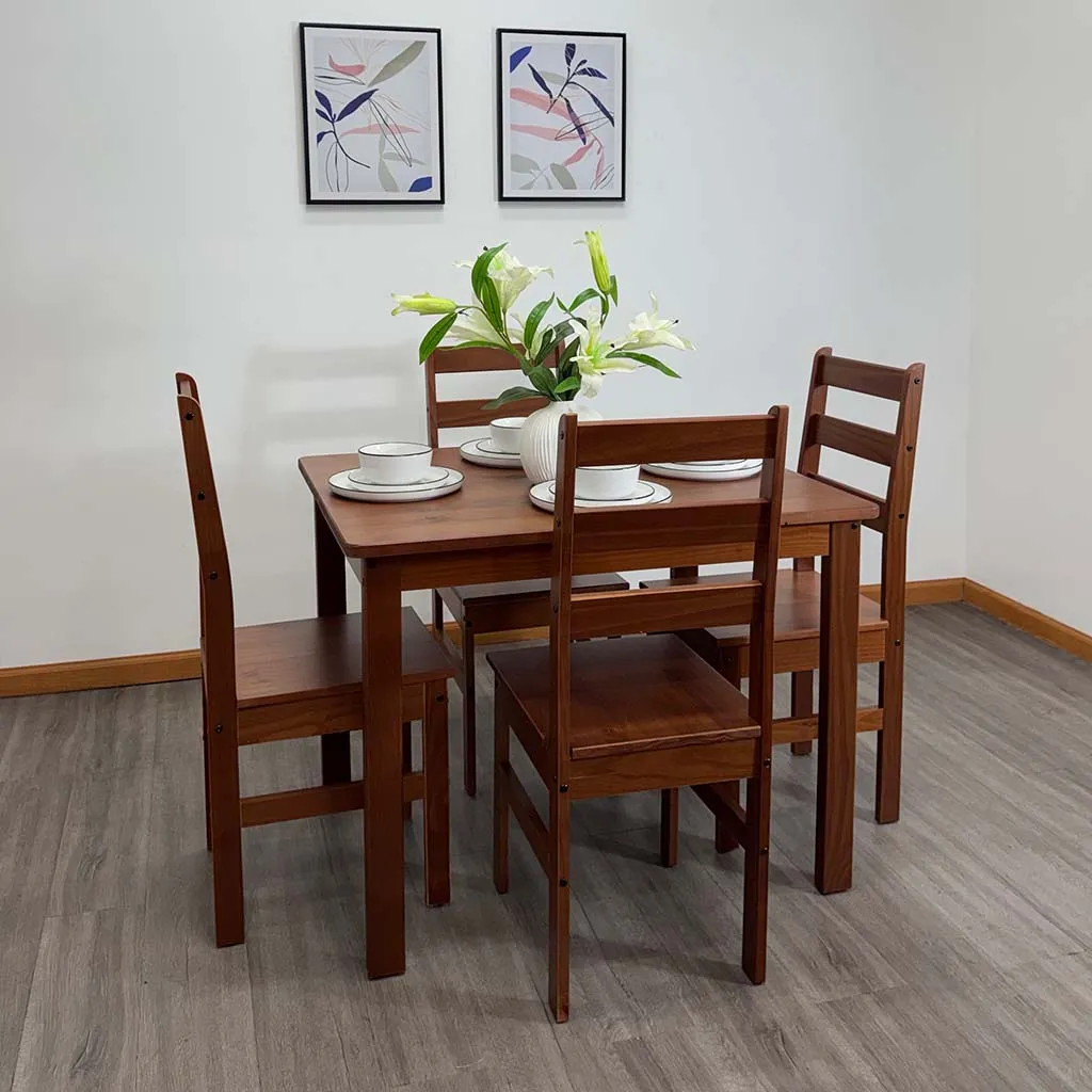 COMEDOR_4 _SILLAS_MADERA_ PINO_3.webp