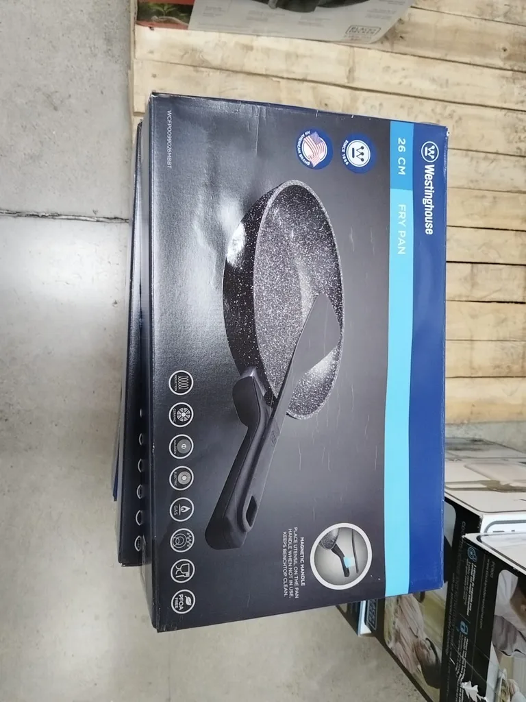 Westinghouse sarten de 26 cm con volteador magnetico color negro - WCFP0099026MBBT